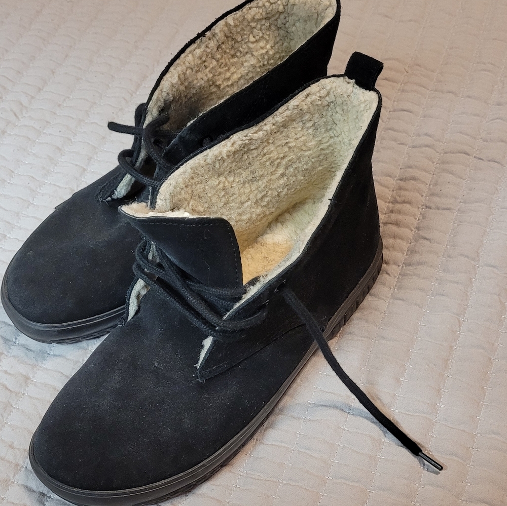 Appleseeds black soft boots size 8.5